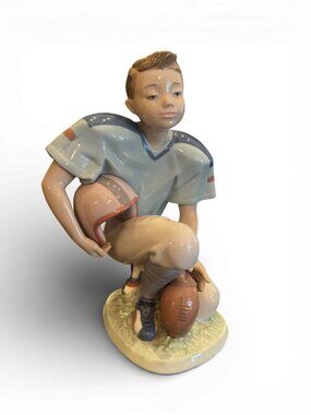 Lladro Football Player Figurine #6107 Porcelain Statue Sports Boy w/ Helmet